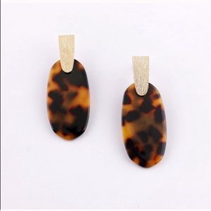 Acrylic tortoise shell oval drop earrings